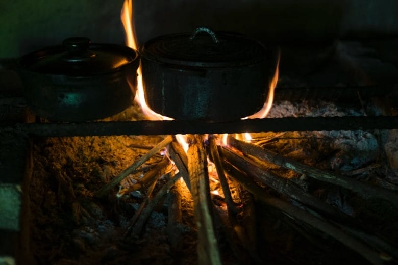 découvrez notre large sélection de foyers à bois, parfaits pour chauffer votre maison tout en ajoutant une touche chaleureuse à votre intérieur. profitez d'une ambiance conviviale et d'une efficacité énergétique optimale avec nos poêles à bois de haute qualité.