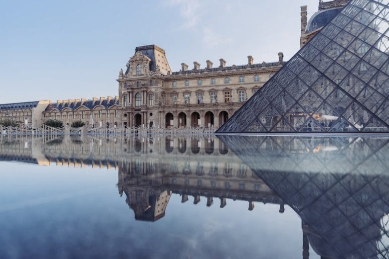 découvrez l'univers fascinant des rappeurs français, leurs parcours, leurs succès et l'impact culturel qu'ils ont sur la scène musicale. plongez dans la diversité des styles et des messages véhiculés par ces artistes incontournables.